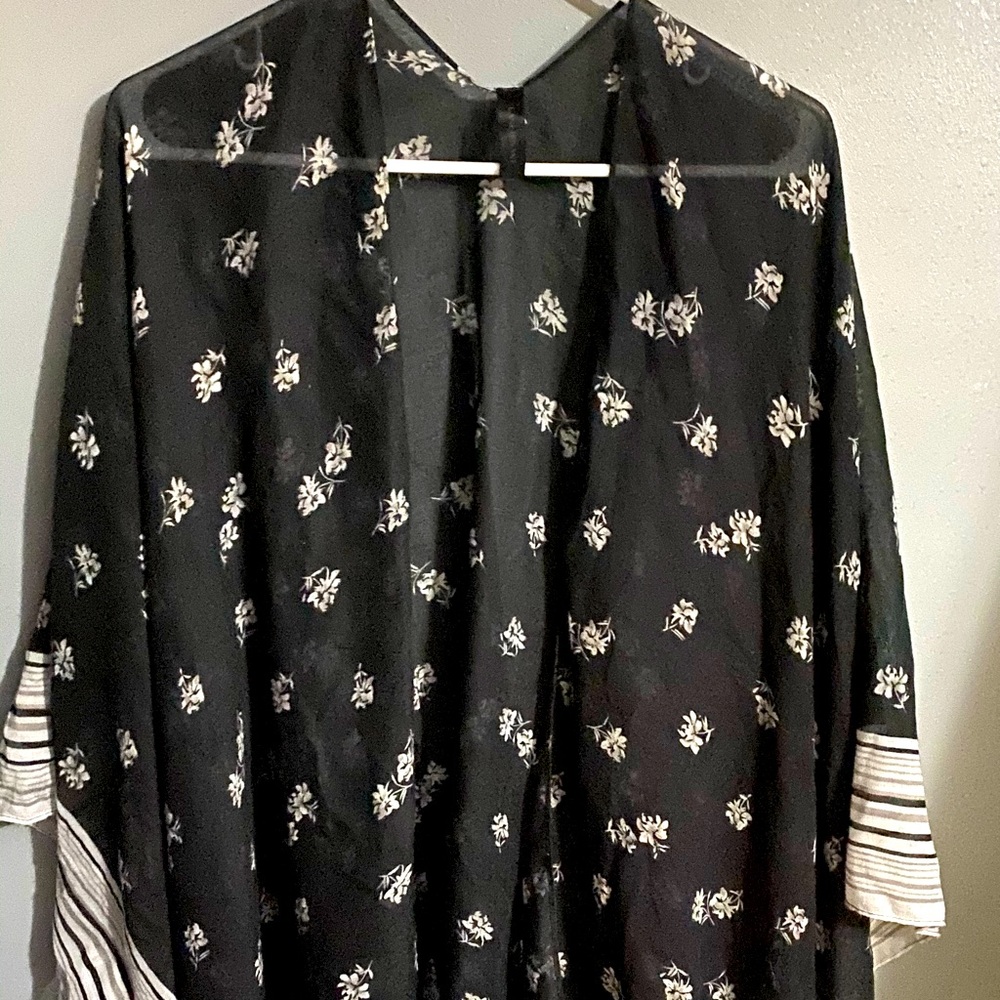 Black and white shawl